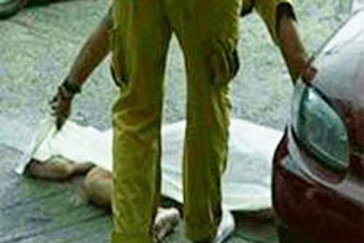 โหด! แทงคอหอยสาวใหญ่ ซุกศพใต้ท้องรถ