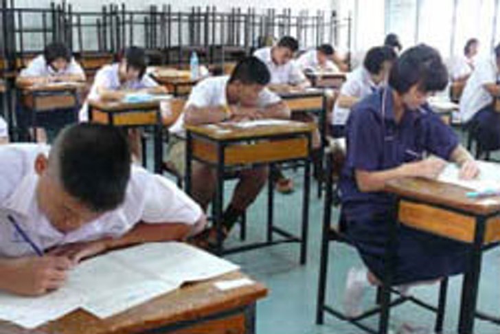 สทศ.เผย เด็กไทยสอบโอเน็ตตกระนาว!