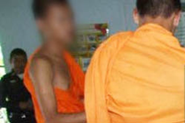รวบเณรหนุ่ม งัดบ้านหลังวัดสร้างรังรักกับสาว