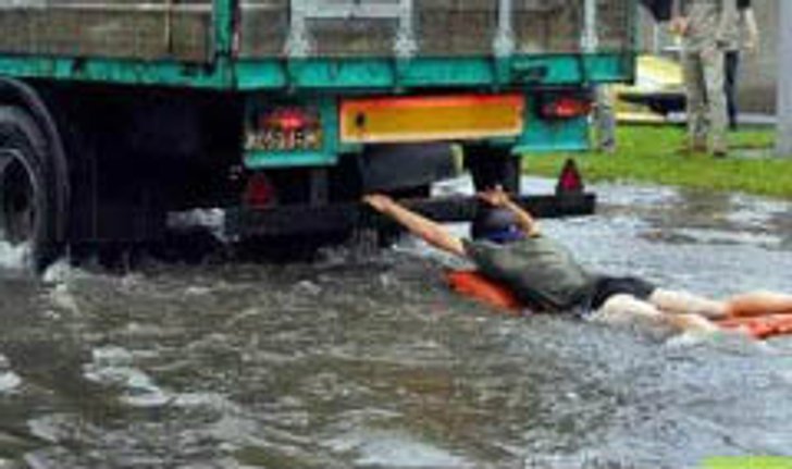 เก็บตกภาพฮา ยามวิกฤติน้ำท่วม!!