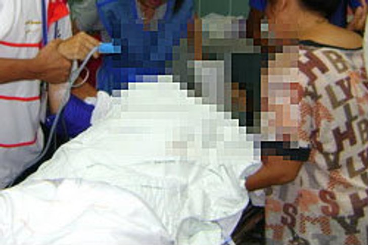 สลด! ลูกชาย6ขวบ เล่นปืน ปืนลั่นใส่พ่อดับ