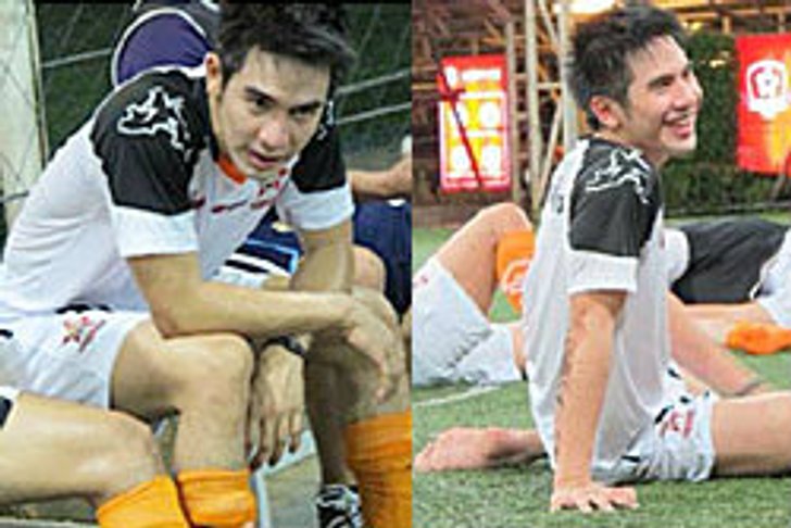 หล่อโฮก! โป๊ป ธนวรรธน์ ในมาดนักฟุตบอล
