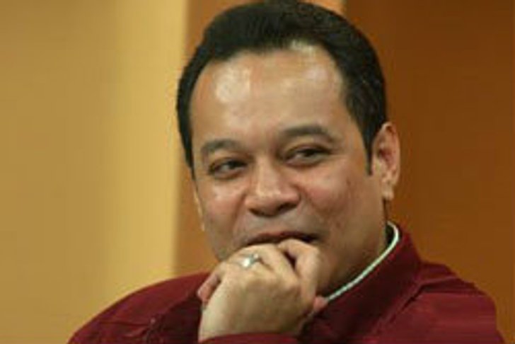 ศปภ.ดึงณัฐวุฒิ นั่งโปรดิวเซอร์คุมข่าวน้ำท่วม