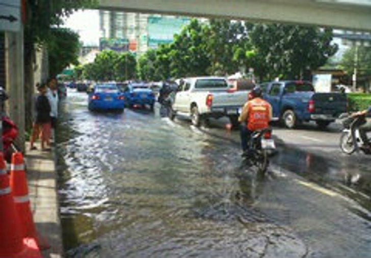 สรุปสถานการณ์น้ำท่วมกรุงเทพรอบวัน 2 พ.ย. 54