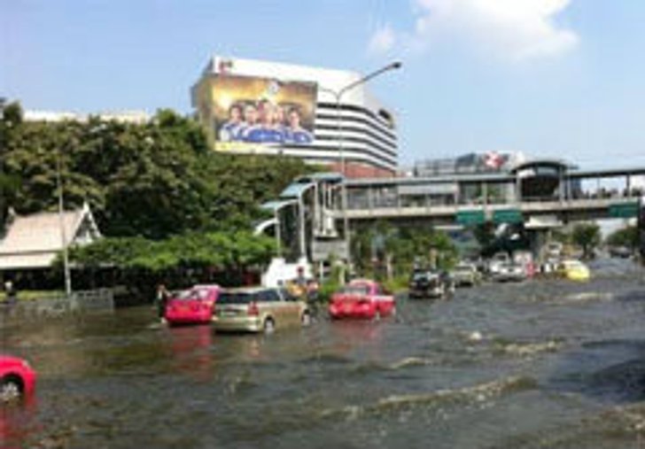 ภาพบันทึกเหตุการณ์น้ำท่วมลาดพร้าว 4 พ.ย.54