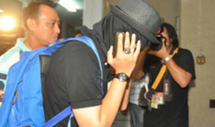พบตัวแล้ว! นักเรียนใช้เก้าอี้ฟาดหน้าป้า