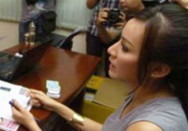 หมวย แม็กซิม ยัน ฮาเวิร์ด พาไปทำแท้งย่านสุขุมวิท