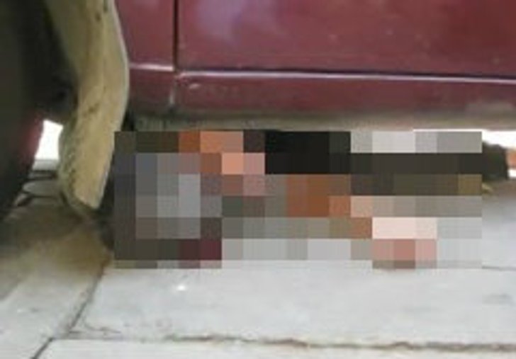 ลุงดวงกุด! กระบะพุ่งทับดับคาใต้ท้องรถ