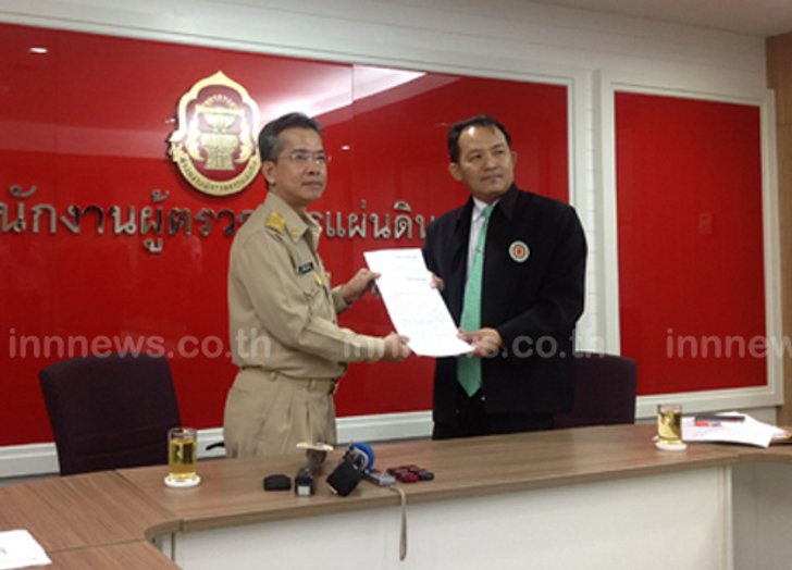 ศรีสุวรรณร้องถอดนายกฯฐานไม่แถลงผลงาน