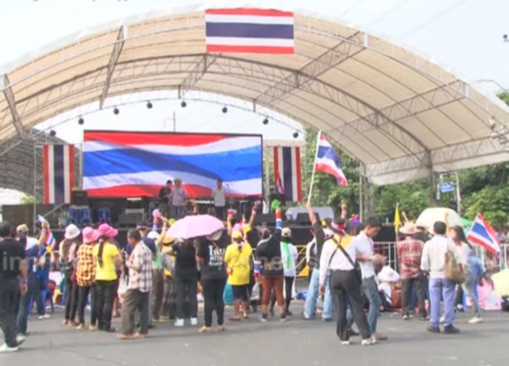 คปท. ถ.พิษณุโลกคึก-คนทยอยร่วมต่อเนื่อง