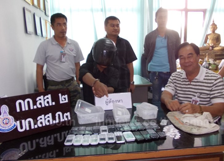 รวบผู้ต้องหาโยนมือถือ24เครื่องเข้าคุกโคราช