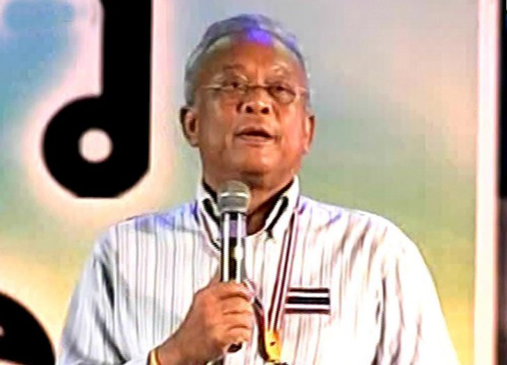 สุเทพเปิดคลิปปี53ซัดจตุพรณัฐวุฒิ-บอกรัฐบาลกำลังจนมุม