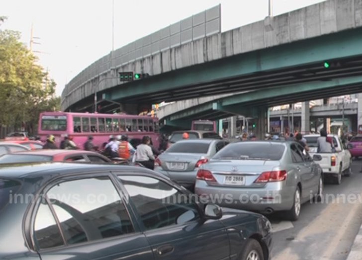 สน.พหลโยธินปิดจร.2ช่องตรวจวัตถุต้องสงสัย
