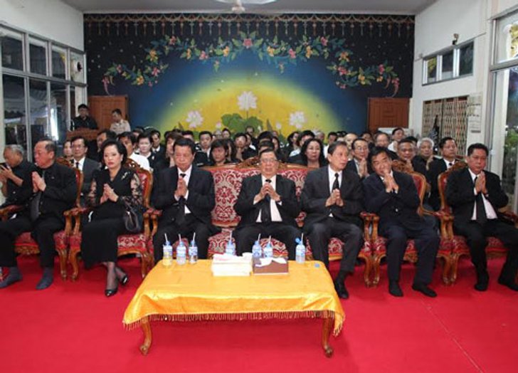 ชวลิตประธานสวดพระอภิธรรมศพอภิวันท์