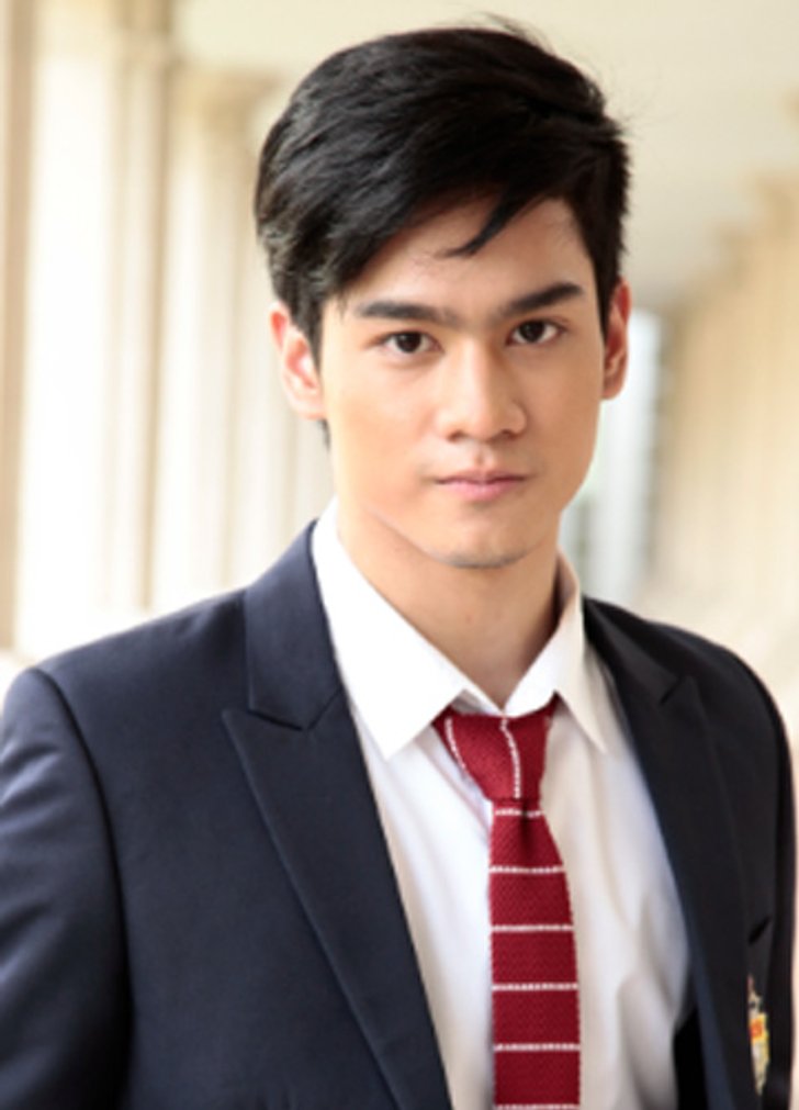 วิคเตอร์-ปวรพัฒน์ ขึ้นแท่นพระเอกน้องใหม่