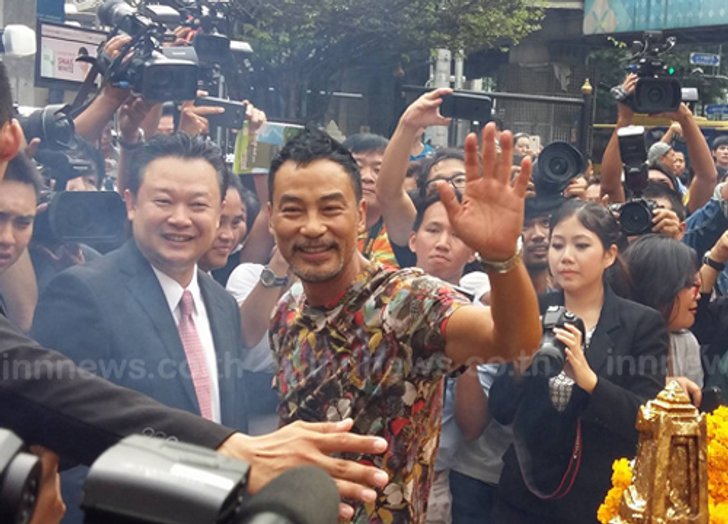เยิ่นต๊ะหัว-หมีเซียะดาราดังไหว้พระพรหมฟื้นท่องเที่ยว