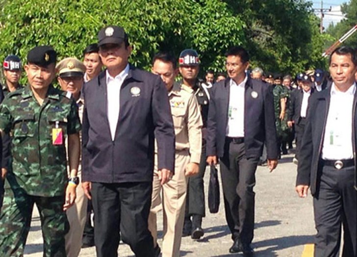 ชาวนราฯกว่า2,000แห่รับนายกและคณะ