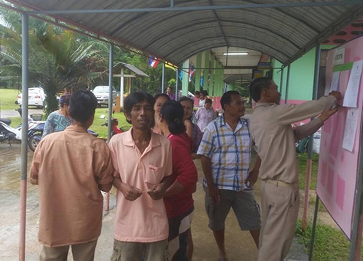 ชาวมอร์แกนบ้านทับตะวันพังงาใช้สิทธิ์ประชามติ