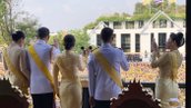 พระราชพิธีบรมราชาภิเษก: วังเผยภาพเบื้องหลังพระบรมวงศ์ขณะเสด็จออก ณ สีหบัญชร