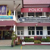 ป่วนทั้งโรงพัก สั่งกักตัวตำรวจ สภ.เมืองเพชรบุรี 35 นาย หลังพบ รองผู้กำกับติดโควิด