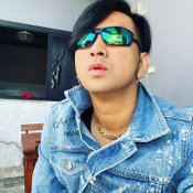 บอล เชิญยิ้ม