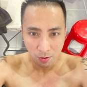 บอล เชิญยิ้ม