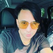 บอล เชิญยิ้ม