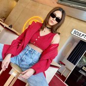 &#8220;ชมพู่&#8221; แซ่บมากใส่เดรสสีแดงแหวกอก แต่แคปชั่นเบรกสายตาชาวเน็ต