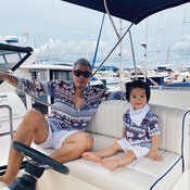 &#8220;เอมมี่ มรกต&#8221; พาน้องสายน้ำ ล่องเรือเล่นน้ำทะเล คุณแม่อวดหุ่นแซ่บ
