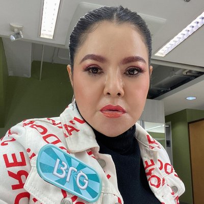 นักร้องดวงเฮง "ฮาย อาภาพร" ทำไอจีแทบแตก โพสต์ภาพเทียนในขันน้ำมนต์ แฟนๆ แห่ส่องเลขเด็ดกันสนั่น