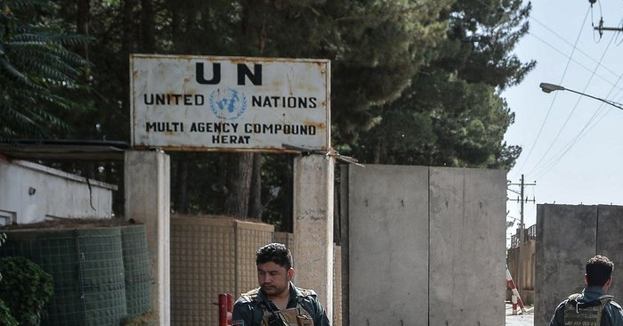 กลุ่มตาลิบันโจมตีที่ทำการยูเอ็นในอัฟกานิสถาน ตำรวจดับ 1 เจ็บอย่างน้อย 21 คน