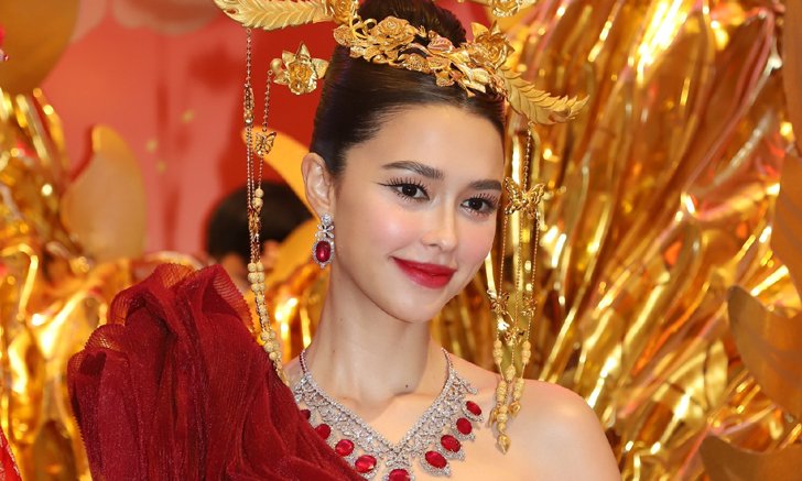 สมฐานะ "แพทริเซีย" ห่มเครื่องเพชรมูลค่า 100 กว่าล้านบาทออกอีเวนต์