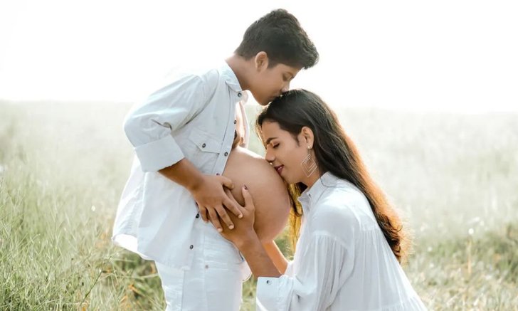อินเดียฮือฮา คู่รักข้ามเพศเตรียมให้กำเนิดลูกคนแรก คุณพ่อตั้งครรภ์ 8 เดือนแล้ว