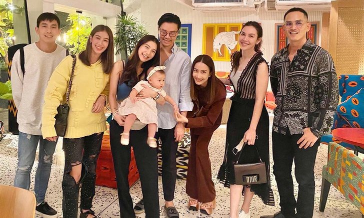 "แม่มิว" อุ้มลูกสาว "น้องมาริน" พบปะกับน้าๆ คนสวยแก๊งเฟอร์บี้ ภาพน่ารักว่าที่สมาชิกคนใหม่