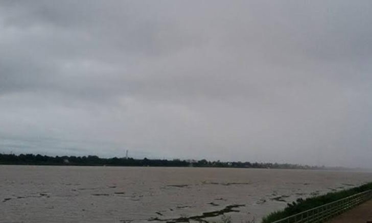 นครพนมฝนตกต่อเนื่องอุตุฯเตือนน้ำป่าหลาก