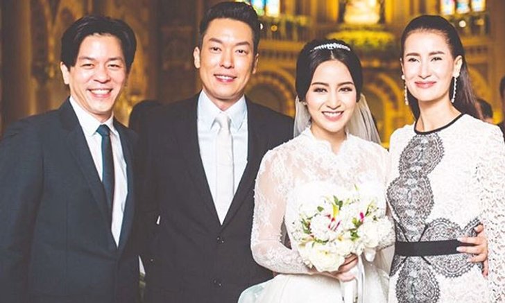แอน ทองประสม แต่งตัวสวย ควงคู่ไปงานแต่งน้องชาย เอ ทินพันธ์