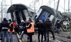 รถไฟโดยสารตกรางใกล้เมืองมิลาน ดับอย่างน้อย 3 ศพ เจ็บอีกนับร้อย