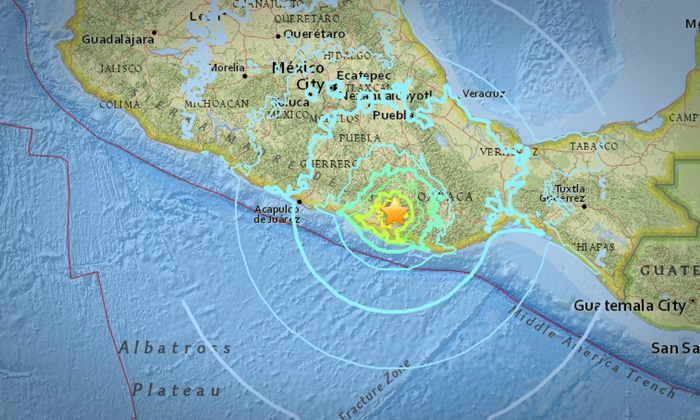 แผ่นดินไหวเม็กซิโกรุนแรง 7.2 แมกนิจูด บ้านเรือนพังเสียหาย