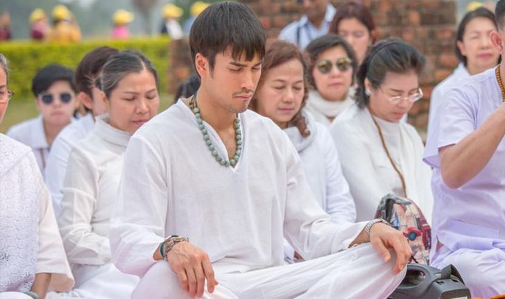 พระเอกสายบุญ ณเดชน์ ควงคุณแม่ท่องแดนพุทธภูมิ เนปาล-อินเดีย