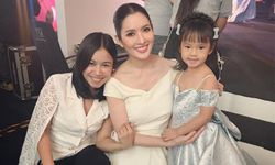 แม่แอฟ ภูมิใจ "น้องปีใหม่" ทำงานได้แบบมืออาชีพใส่ชุดราตรีหนักเป็นกิโล