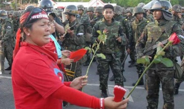 ประมวลภาพทหารปฏิบัติการสลายม็อบเสื้อแดงวันสงกรานต์