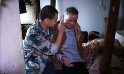 3 ชีวิตร่วมชายคา...หญิงจีนกับสามีใหม่ ช่วยกันดูแลสามีเก่า ป่วยอัมพาต