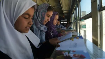 ส่อง “ห้องสมุดเคลื่อนที่” กลางสมรภูมิรบที่อัฟกานิสถาน