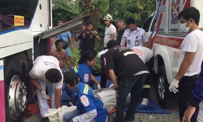 ดวงซวย! พนง.ขับรถทัวร์ มุดซ่อมเบรคลมใต้ล้อเกิดระเบิด รถยุบทับศีรษะดับอนาถ