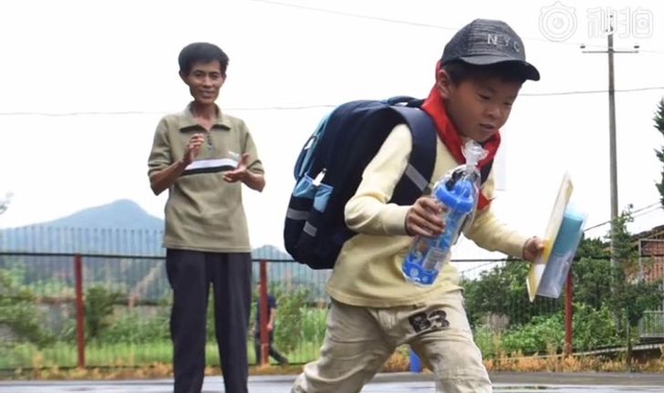 ของขวัญในวันต้องลา จาก “ครูคนสุดท้าย” แด่ “นักเรียนคนสุดท้าย”