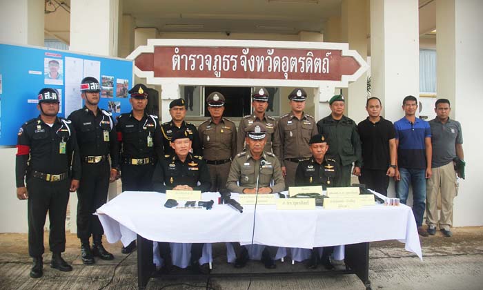 ตำรวจ-ทหารอุตรดิตถ์แถลงจับคนร้ายยิงถล่มร้านลาบเป็ด หลังตามตัวนาน 4 เดือน