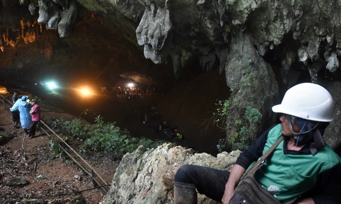 สื่อทั่วโลกประโคมข่าวดี เจอ 13 ชีวิตติดถ้ำหลวง ทั้งหมดปลอดภัย