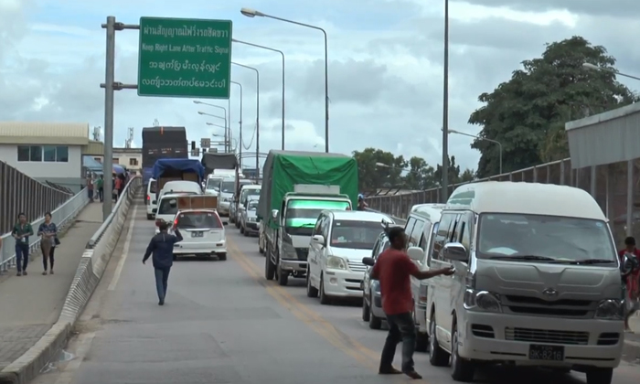 สะพานมิตรภาพรถติดวินาศสันตะโร! นายอำเภอยัวะ ย้ำไม่ดีขึ้นจะมาทุกวัน