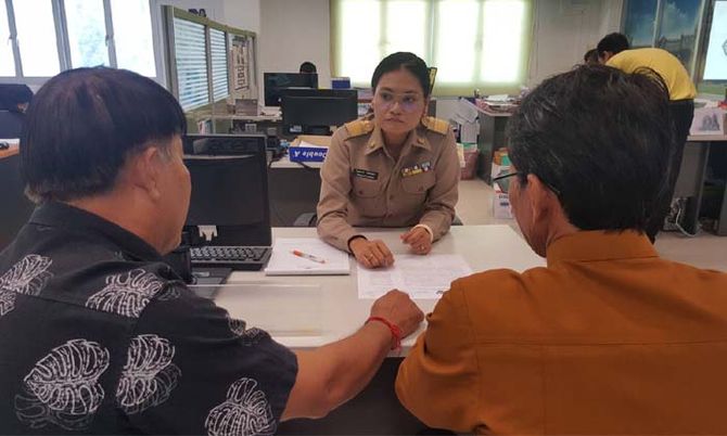 แบบนี้ไม่ดีแน่! ชาวบ้านโนนสุวรรณร้องเรียนศูนย์ดำรงธรรม กรณีนายอำเภอทุจริตเงิน