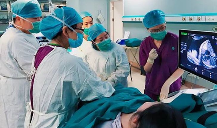 สุดยอด ศัลยแพทย์จีนประสบความสำเร็จ ผ่าตัดหัวใจให้ทารกในครรภ์มารดา